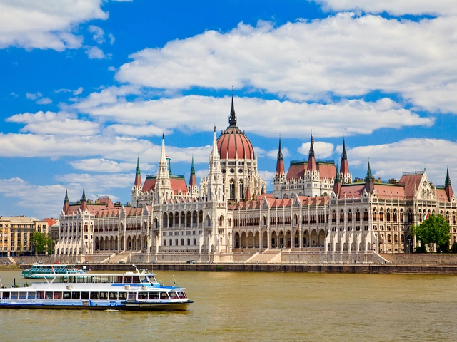 Budapest Travel Guide