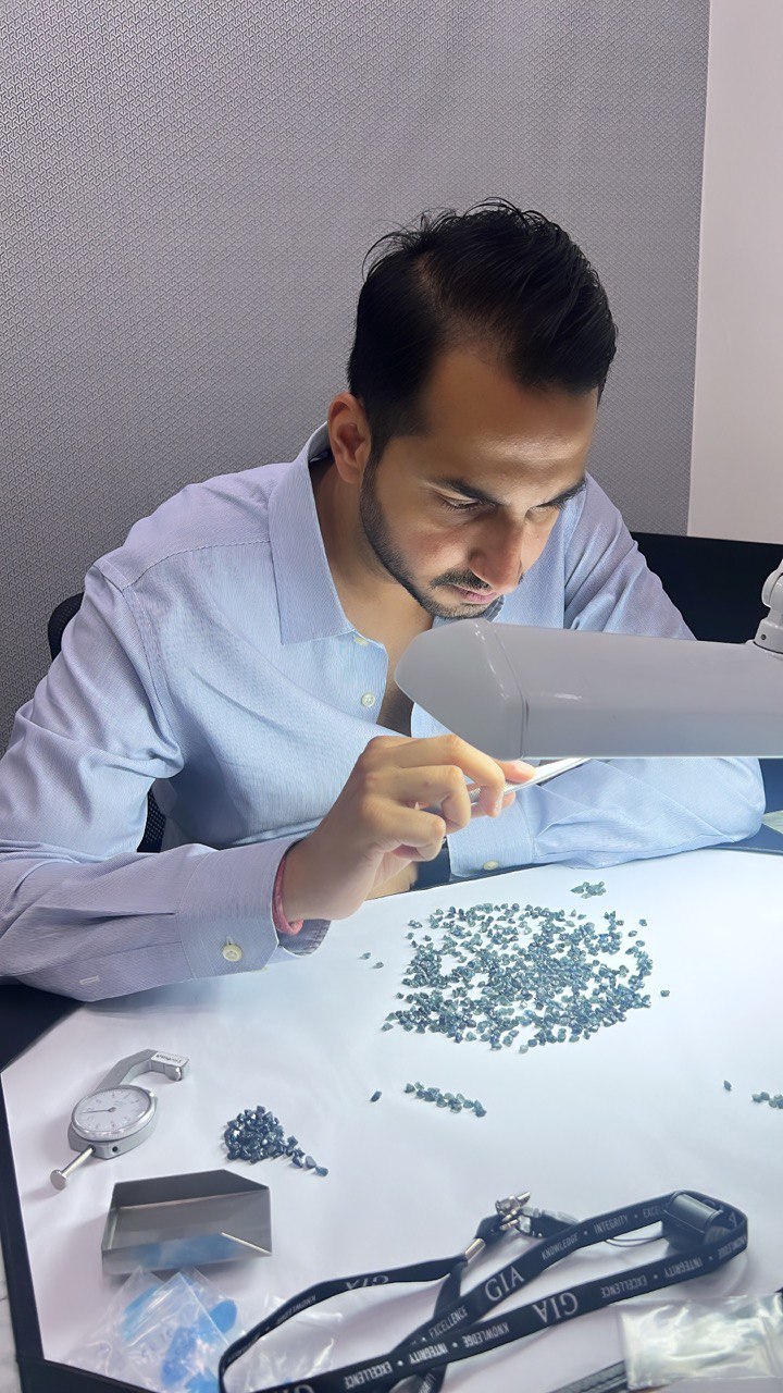 Teal Sapphire Sorting A lot, Bi Color Sapphires, Wholesale Sapphires