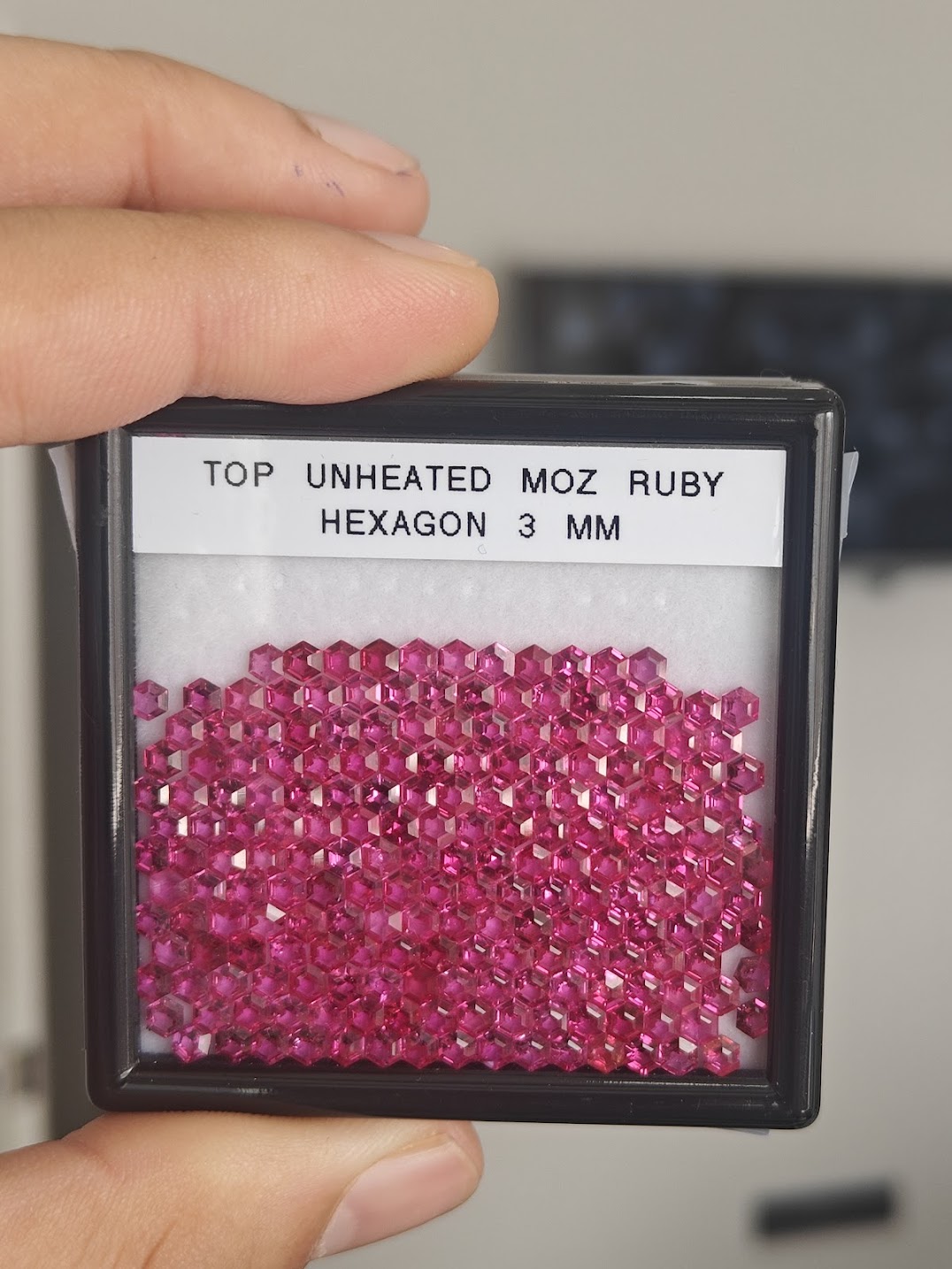 Unheated Moz Ruby Hexagon 3MM